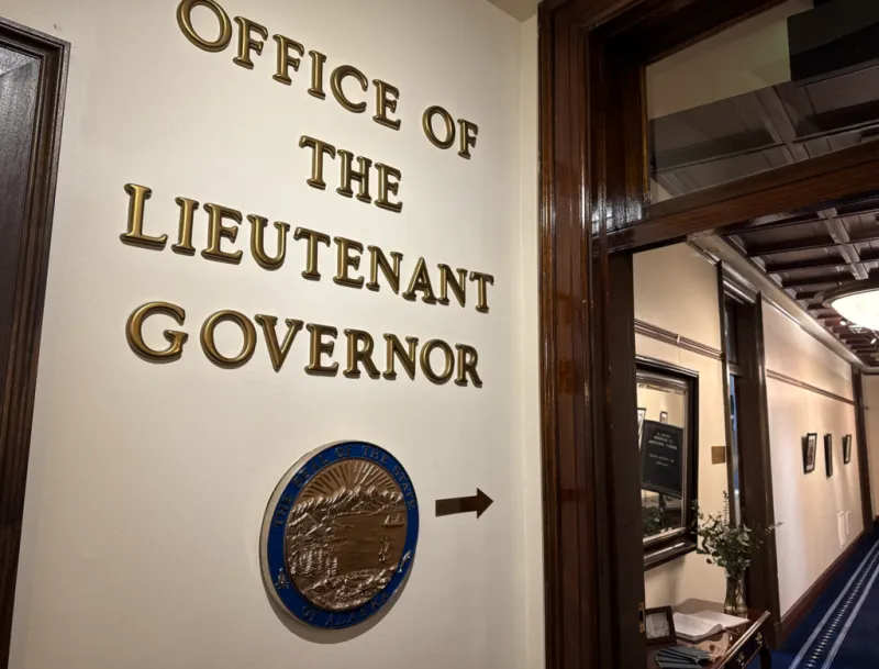 For Alaska's gubernatorial candidates, a sprint to find running mates