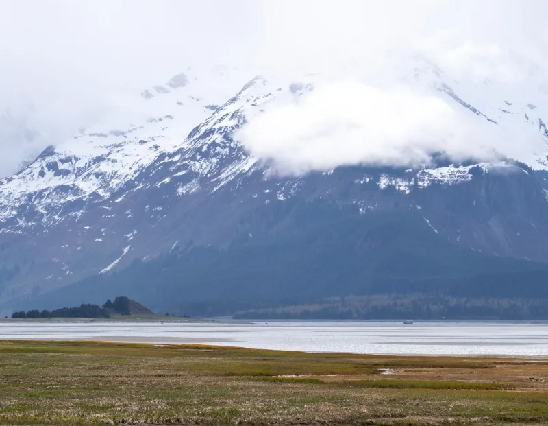 Tour boat freed after being stranded in the Chilkat River Flats