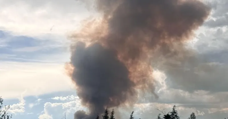 Wildfire threatens city of Anderson, all residents urged to evacuate immediatley
