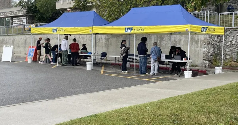 Drizzle doesn't dampen enthusiasm on UAF move-in day