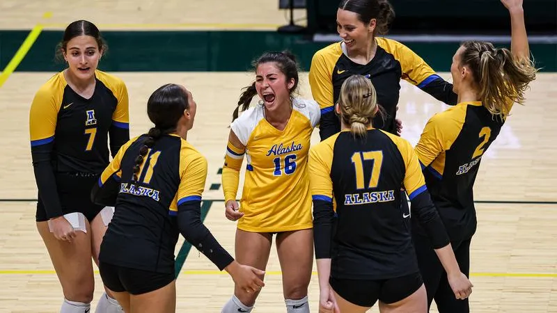 Volleyball Caps Perfect Weekend in Anchorage with Sweep of Lenoir-Rhyne