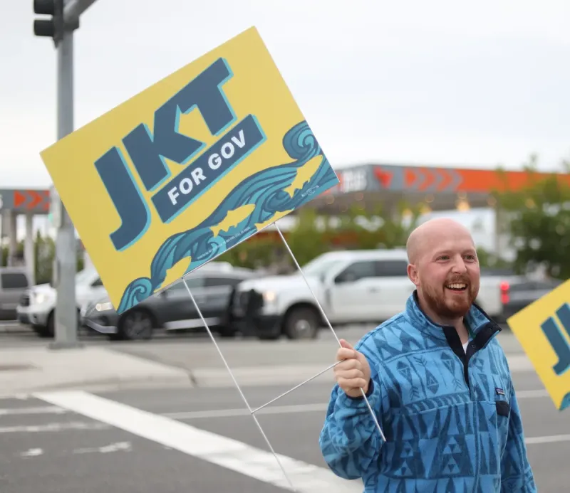 Amid fractured GOP field, a Democrat could be headed for the Alaska governor's mansion