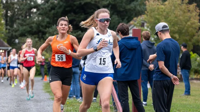 Tabitha Williams Named GNAC Women's Runner of the Week Following Blue/Gold Victory