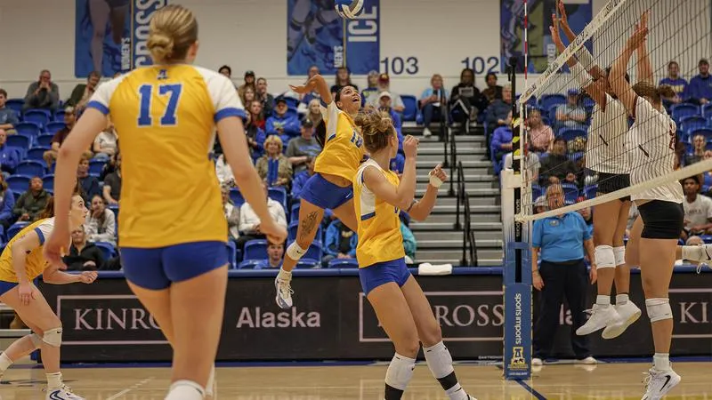 Nanooks Hit the Road for First GNAC Away Matches
