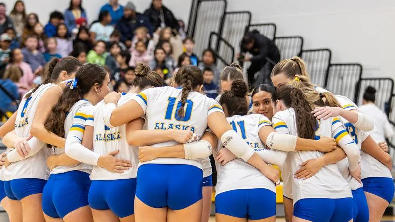 Nanooks Fall to Simon Fraser on Home Court in Close Battle