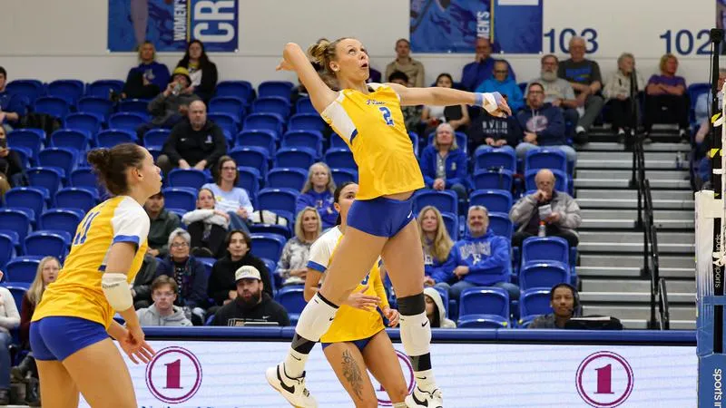 No. 23 Nanooks Welcome Alaska Anchorage for Pack the Patty Whiteout on Thursday