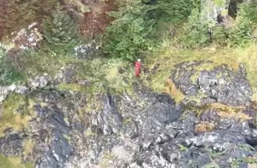 Coast Guard rescues boater after vessel sinks near Murder Cove