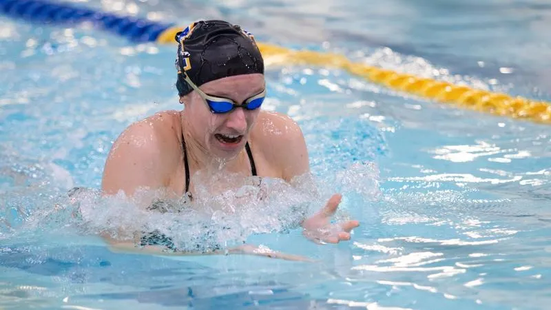 Nanooks Swimming Begins Season in California