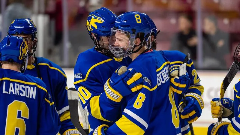 Hockey Upsets No. 11 Boston College on the Road