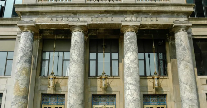 Illusatrated presentation: The fight to move the capitol