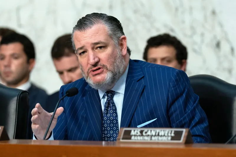 College sports bill clears a key Senate hurdle despite SEC, Big Ten opposition