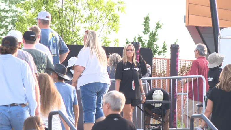 Tim McGraw Brings 'Pawn Shop Guitar Tour' to Birmingham