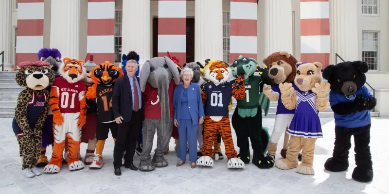 Ivey proclaims September 4 as Alabama College Colors Day