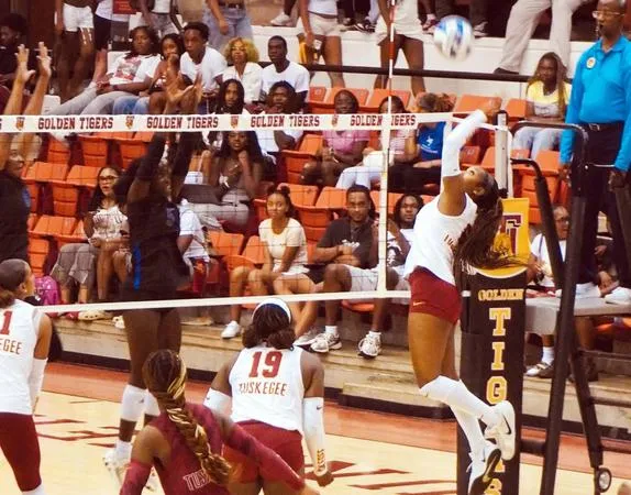 Golden Tigers take down Oakwood for first win