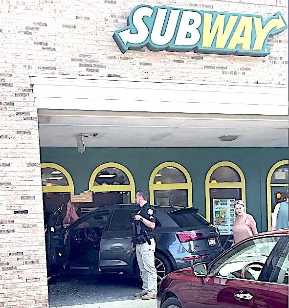 Car Crashes Into Fairhope 'Subway' Store Window