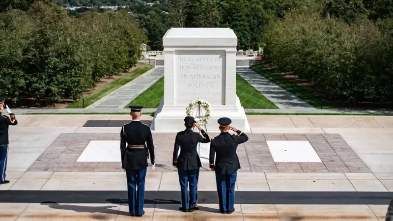 Alabama native Crawford Outland takes command of Tomb Guard at Arlington National Cemetery