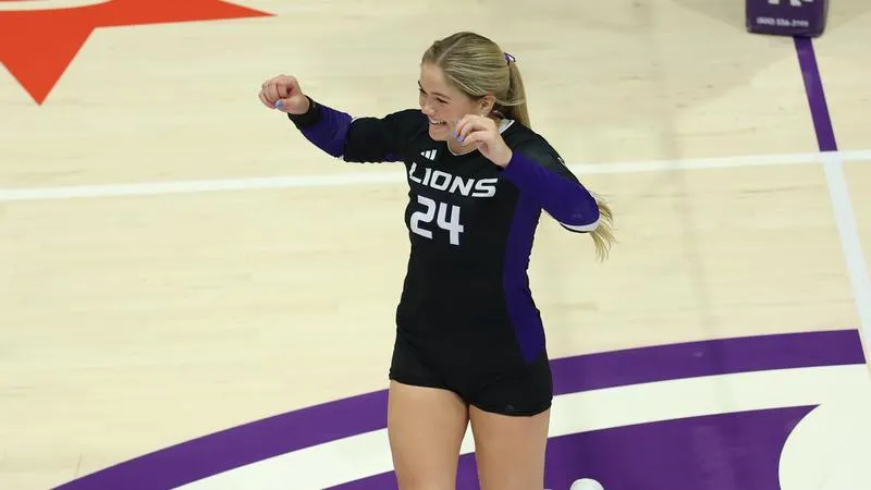 Volleyball sweeps Tennessee State in midweek match
