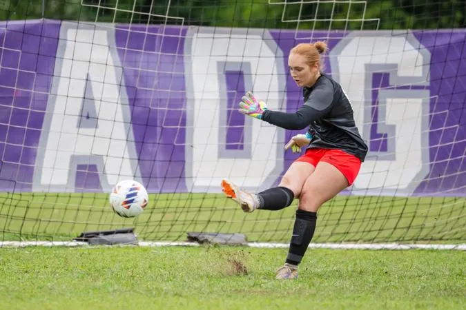 Bell Earns GSC Goalkeeper of the Week Honors