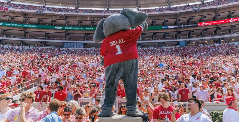The University of Alabama reaches 42,431 students enrolled -- UA president says growth intentional 'to make sure we don't lose that culture'