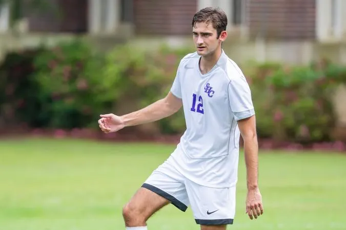 Badgers Fall to No. 11 AUM