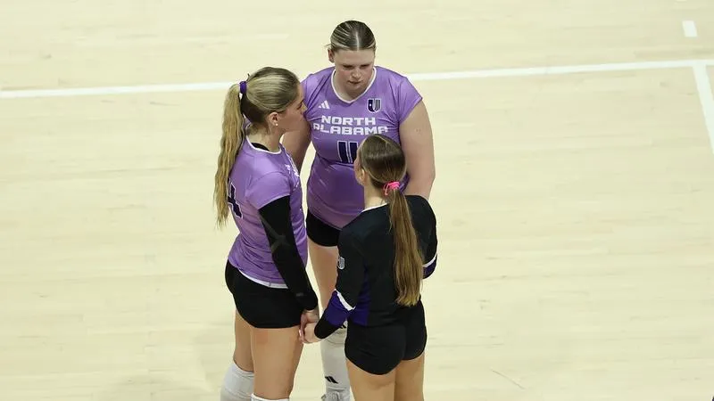 Volleyball falls in three sets to Tarleton State