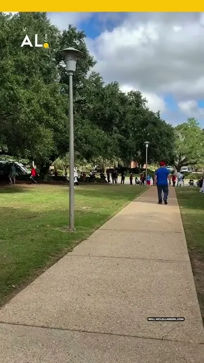 Crowds gather hours ahead of Trump's rally in Mobile (Video)