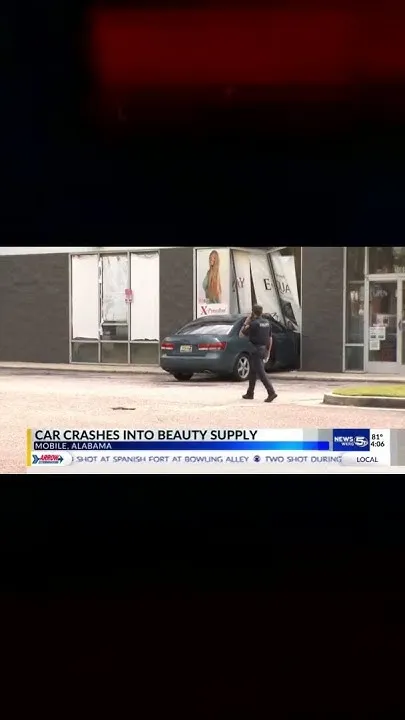 Car crashes into Mobile beauty supply store (Video)