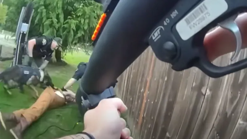 Man uses handcuffs to hot-wire Thurston County cruiser window, escape from backseat