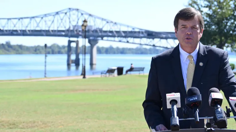 Strong announces $3 million Tennessee River crossing project in Decatur