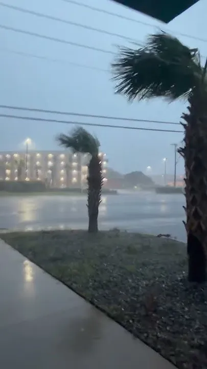 Hurricane Isaias touches Fort Walton Beach (Video)