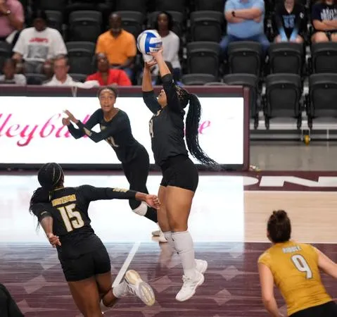 Volleyball Drops Four-Set Battle with Texas Southern