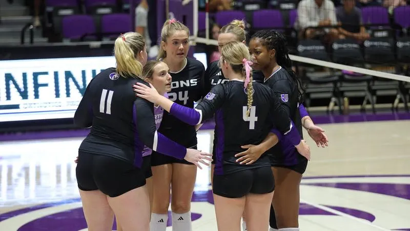 Volleyball drops road match at EKU
