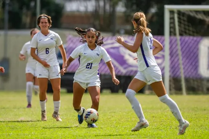 Badgers Fall at No. 9 Lee