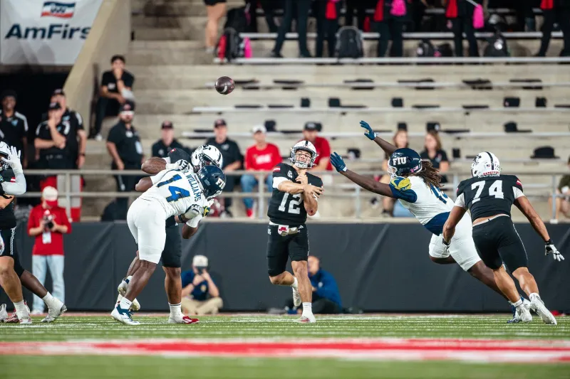 Cardiac Gamecocks stay perfect in CUSA with last-second heroics