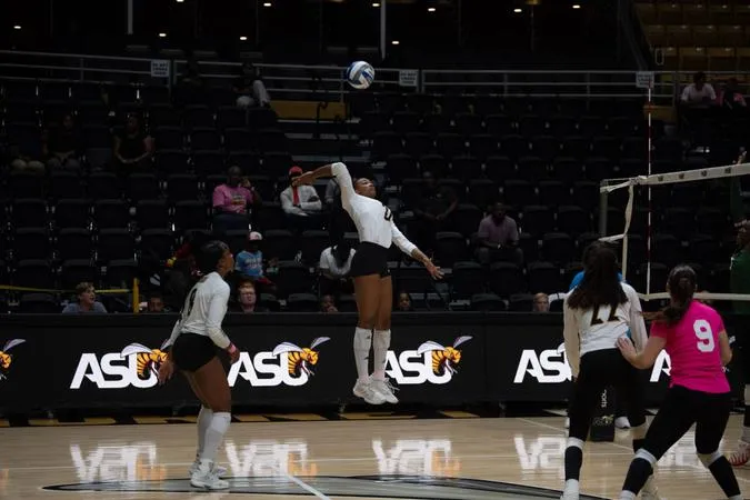 Hornets Volleyball Makes Quick Work of Delta Devils for First Conference Win of 2026