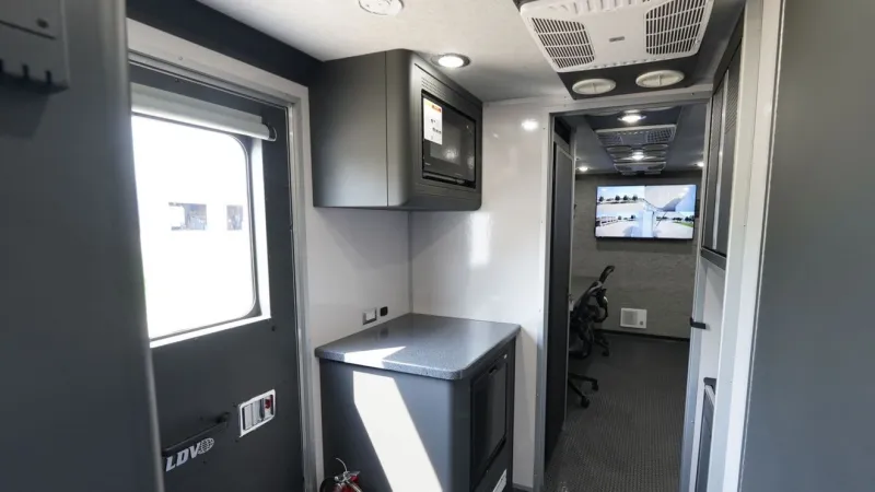St. Clair County sheriff's office adds 40-foot Freightliner mobile command center