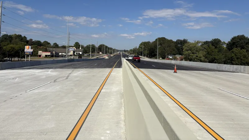Huntsville's Memorial Parkway Overpass at Mastin Lake Road is now open