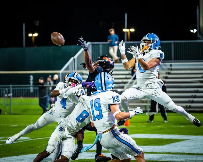 Jags rally to take down Hoover in thrilling city rivalry game