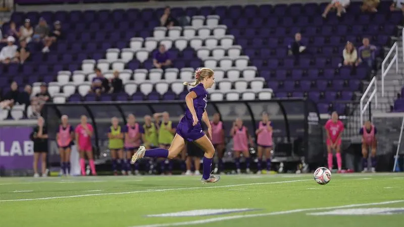 Soccer travels to battle Bears in Conway