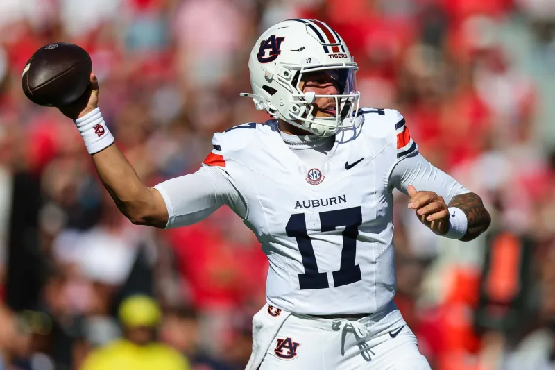 Alex McPherson kicks field goal as time expires to lift Auburn over No. 1 Georgia 27-24