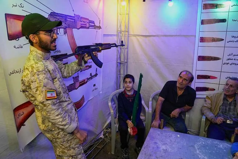 Weapons displays now common in Iran