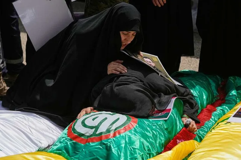 Israeli strikes kill ten in Lebanon despite ceasefire