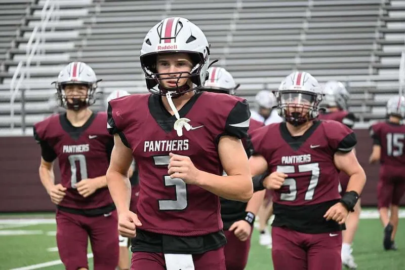 Siloam Springs football holds spring Maroon-Gray scrimmage