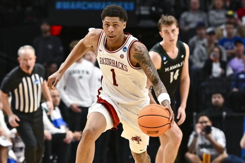 Report: Arkansas basketball guard Meleek Thomas staying in NBA Draft
