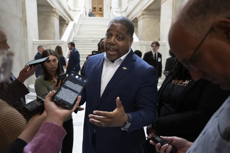 Chris Jones swings away on presidential slush fund; French Hill whiffs