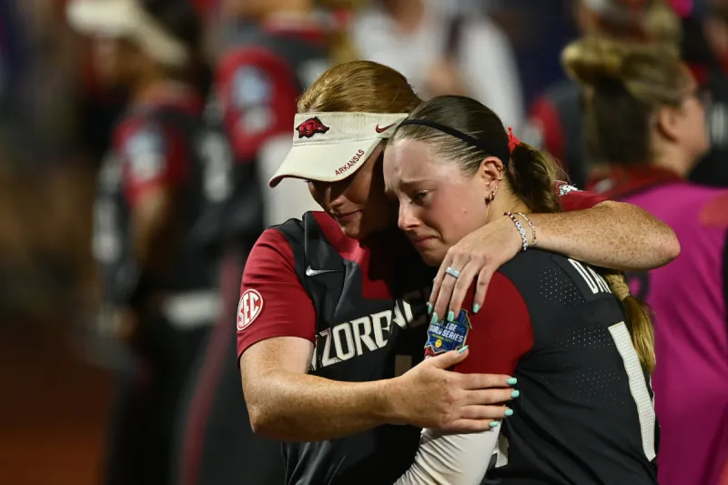 LIVE SCORE UPDATES & ANALYSIS: Arkansas softball vs. UCLA at the Women's College World Series