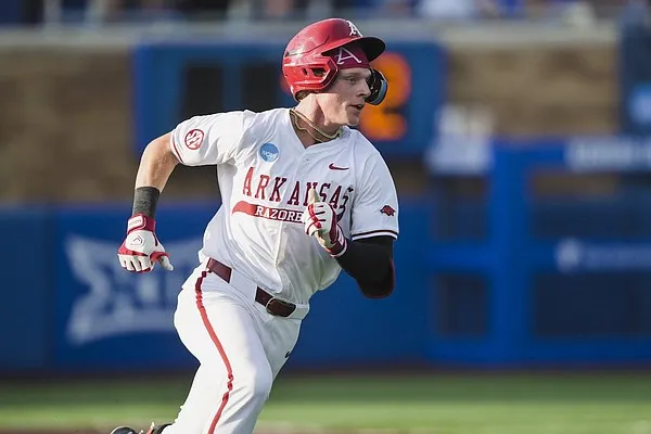 Arkansas baseball notebook: Maika Niu has best game as a Razorback in first postseason game