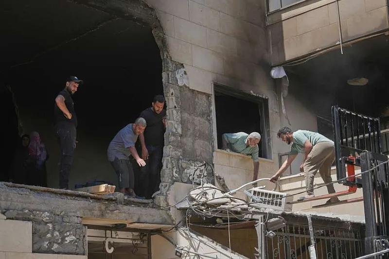 Israeli forces push further into Lebanon