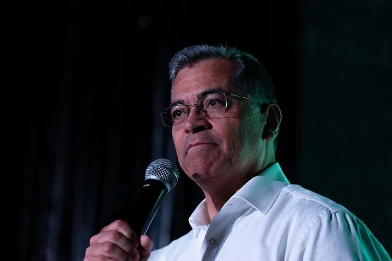Governor hopefuls stage last-minute plea for votes