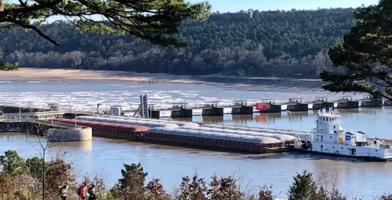 Arkansas River commercial tonnage recovers in April, up 32.5%